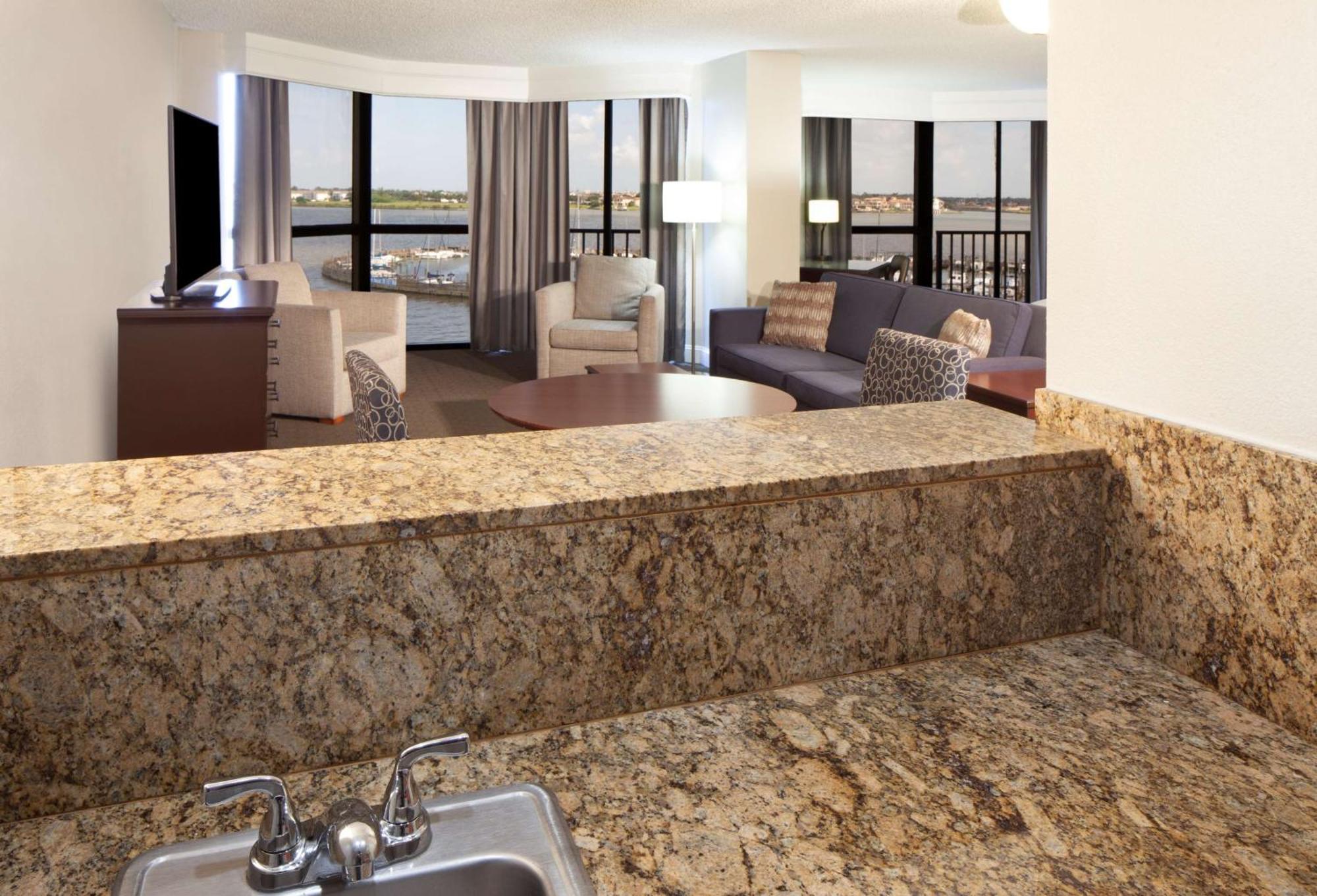 Hilton Houston Nasa Clear Hotel 4*